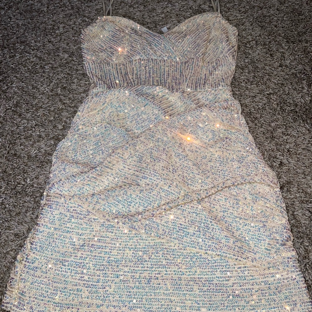 Lucy in the sky hoco dress, worn once/still in great condition..!!